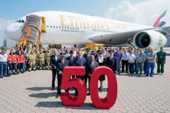 Najveća aviokompanija sa širokotrupnim avionima je...