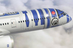 Japanski Dreamliner ofarban kao robot iz Ratova zvezda