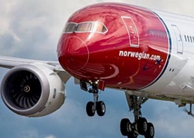 th-norwegian-air-shuttle-dreamliner
